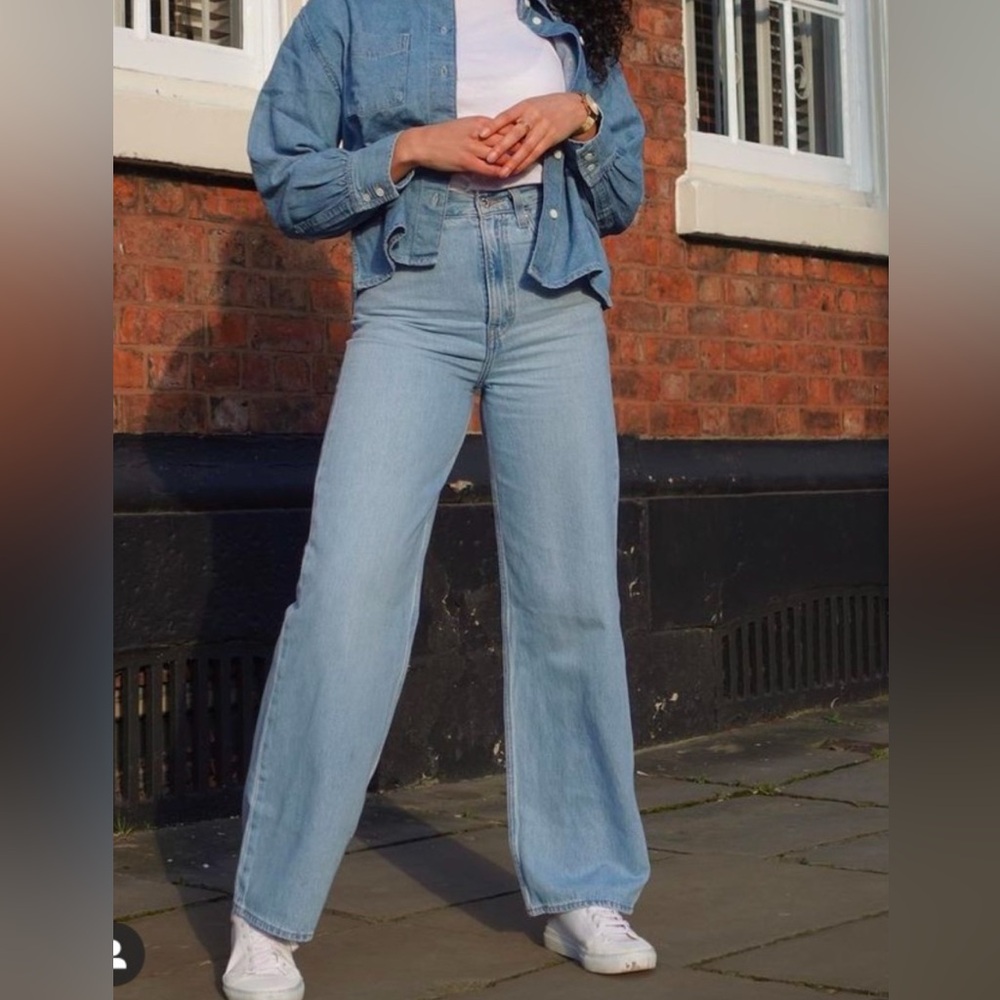 Levi's High-Rise Light Blue Wide-Leg Jeans